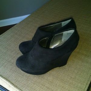 Black wedge booties