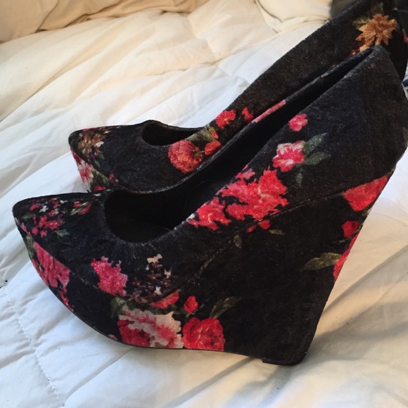 Aldo Floral Pointed Heels