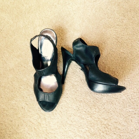 Simply Vera Vera Wang Slingback Platform - Picture 2 of 4