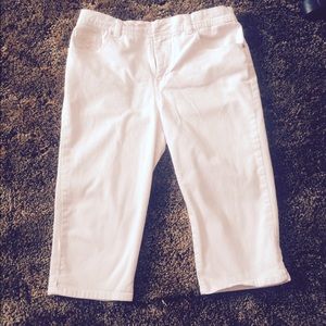 12P Gloria Vanderbilt Light Pink Denim Capris