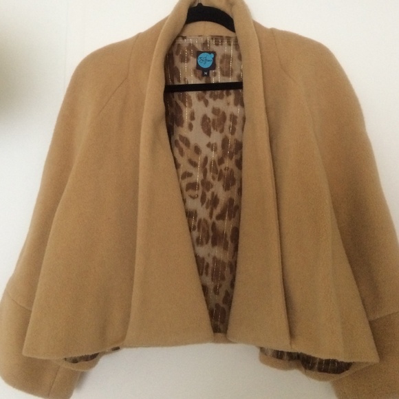 VINTAGE camel wool cropped cape jacket w sleeves