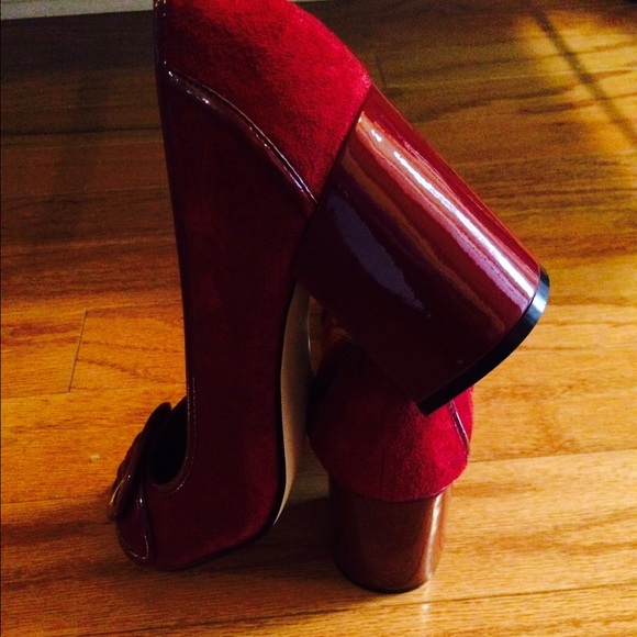 Shoes - Picture 4 of 4