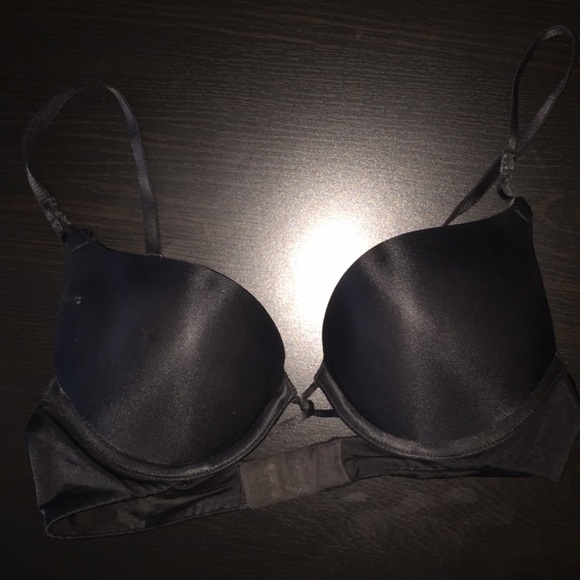 32A Victoria's Secret Miraculous plunge bra