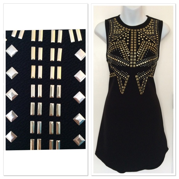 Dresses & Skirts - NEW🎀SLEEVELESS BLACK DRESS W/METALLIC DETAIL TOP
