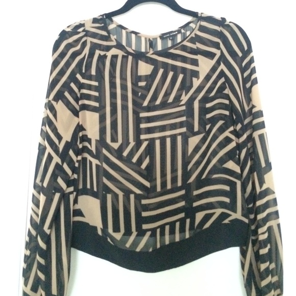 Geo print semi sheer blouse w keyhole back
