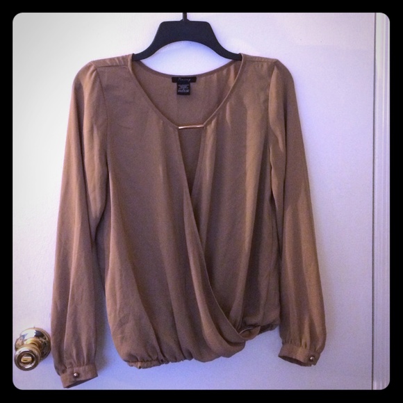 Small long sleeve top