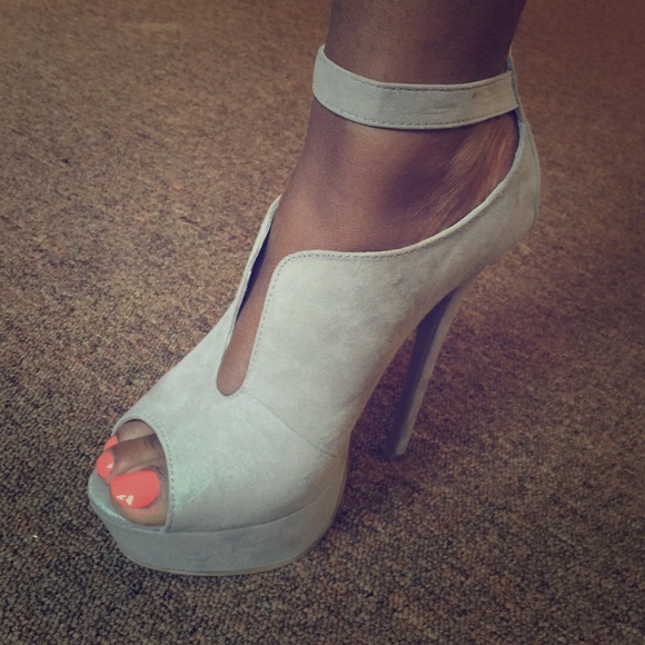 Light Gray Peeped Toe Platforms with Strap