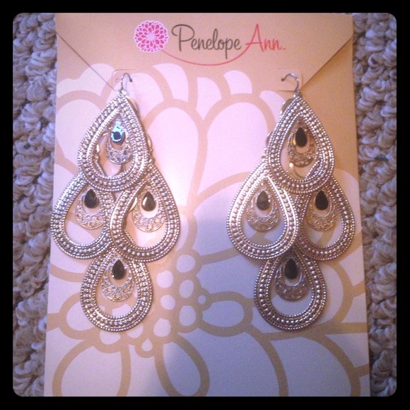 Penelope Ann Earrings 💁🏼