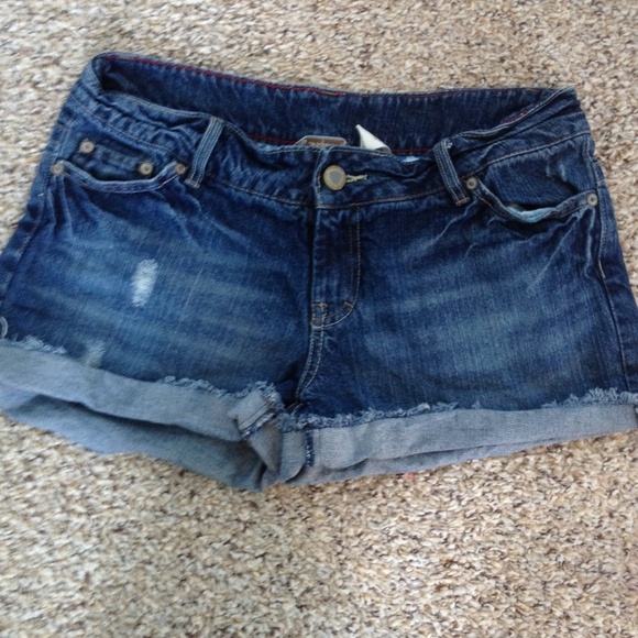 Cut-off shorts