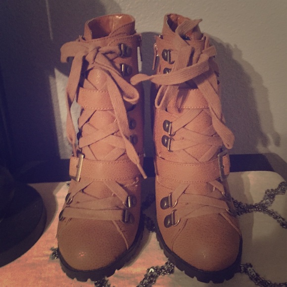 Ankle boot/wedges