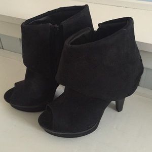 Peep toe bootie - Rue 21