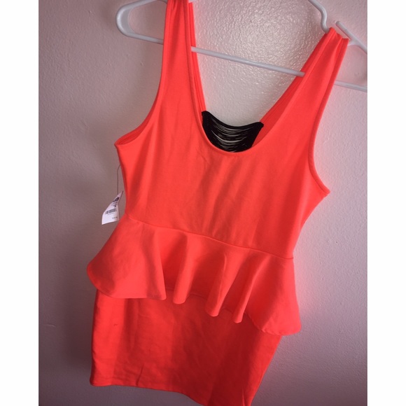 A orange pinkish dress. - Picture 2 of 4