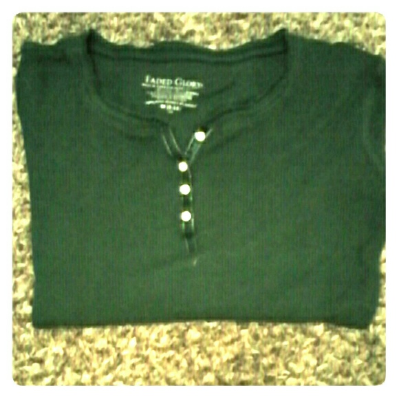 Emerald Henley.  With VS Shirt     NWOT