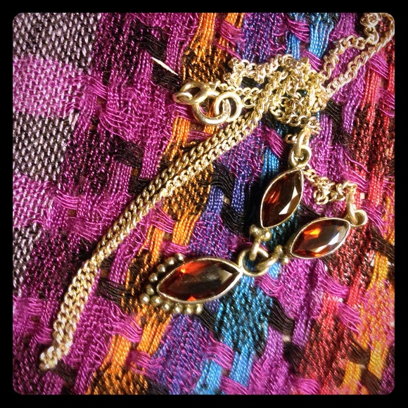 Sterling silver garnet stone necklace!