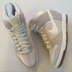 WMNS NIKE DUNK SKY HI PRM SZ 6.5