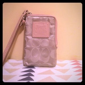 💕 Coach wristlet