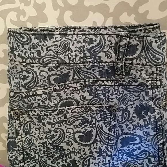 Summer Sale! Paisley patterned denim shorts - Picture 2 of 3