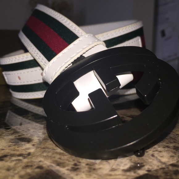 black gucci belt with black buckle