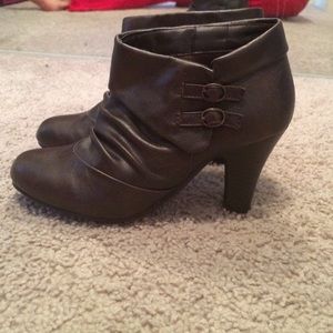 Madden girl Brown booties