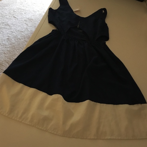 Blue flowy dress - Picture 4 of 4