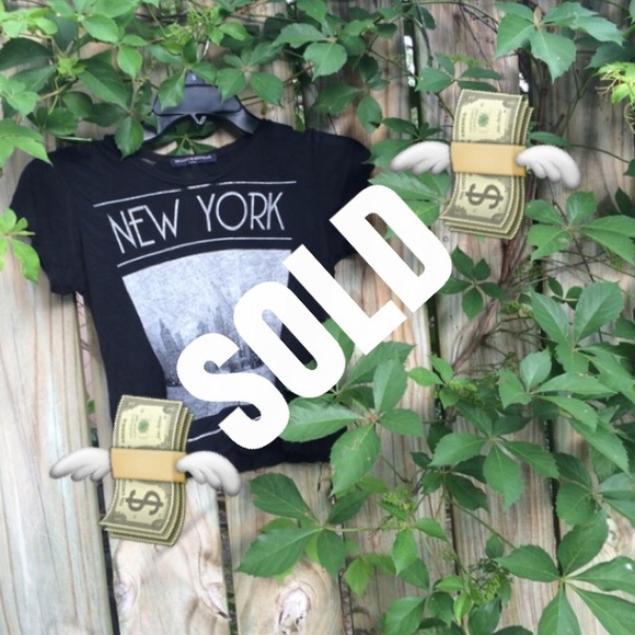 Brandy Melville Tops - New York Crop Top