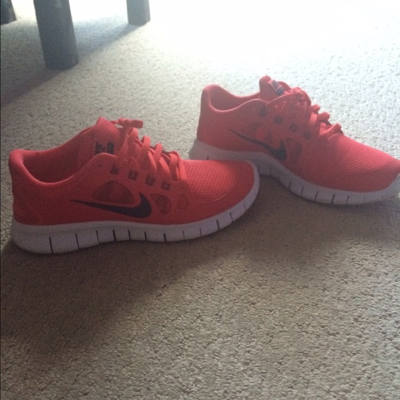 Red Nike free 5.0