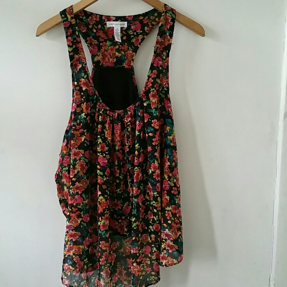 Sold!!!3x Flower Print top Sold!!!