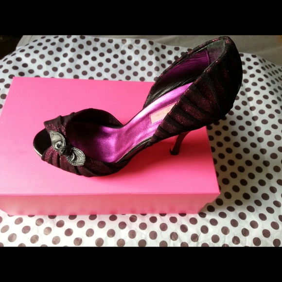 *New!* Betsey Johnson - "Webster" D'orsay Pump