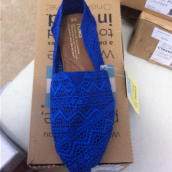 TOMS Shoes - TOMS cobalt blue crochet classic size 9 new SOLD