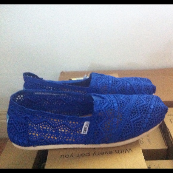 TOMS cobalt blue crochet classic size 9 new SOLD - Picture 2 of 4