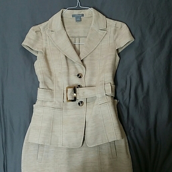Short sleeve skirt suit