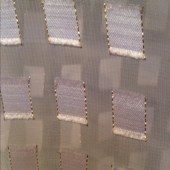 Woman's blouse/cover up - Picture 3 of 4