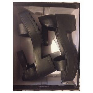 Platform sandals