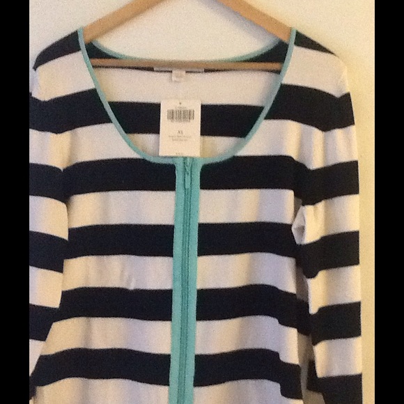 ๐Sale 2xHp  ๐บPretty Stripped tipped Sweater - Picture 2 of 3