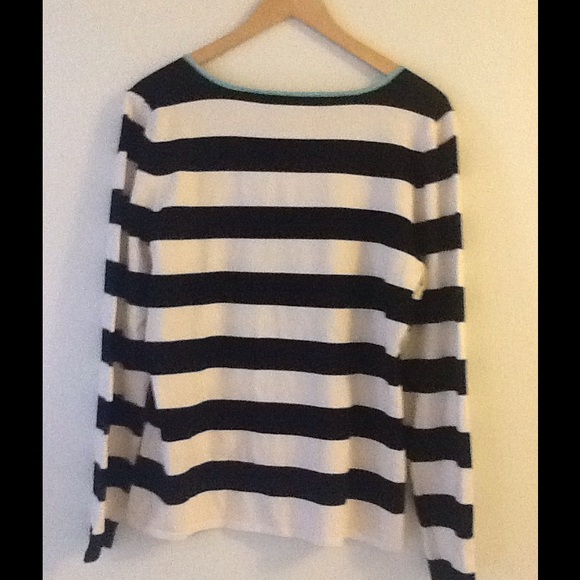 ๐Sale 2xHp  ๐บPretty Stripped tipped Sweater - Picture 3 of 3