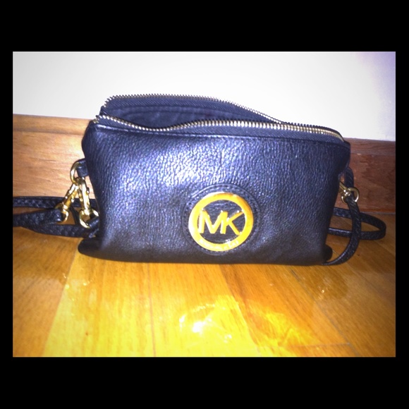 Michael Kors Wristlet/ Cross Body Pocketbook