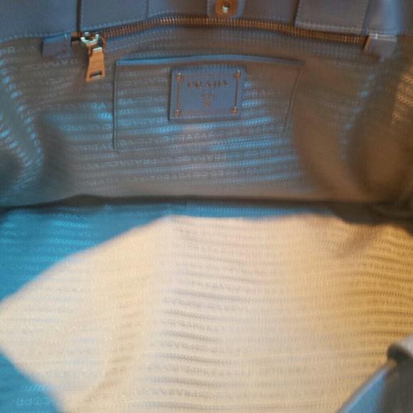 PRADA Large Tote - Picture 3 of 4
