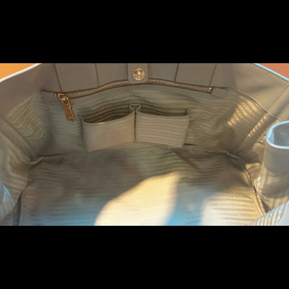 PRADA Large Tote - Picture 4 of 4