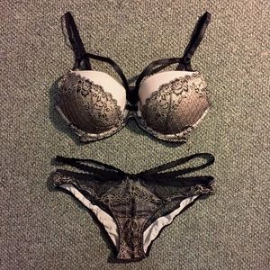 Victoria's Secret Push-Up Bra & Panties set - NWOT