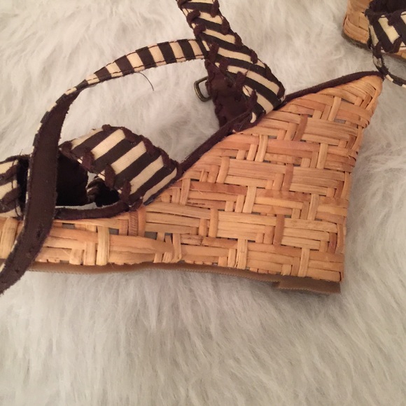 Fun summer shoes - Picture 2 of 2