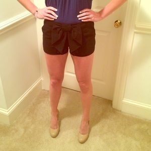 Black bow shorts