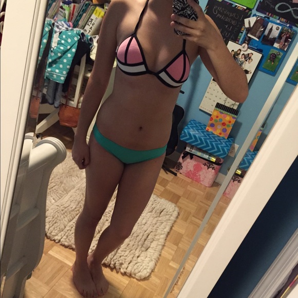 Bambi non Authentic triangl top and bottom