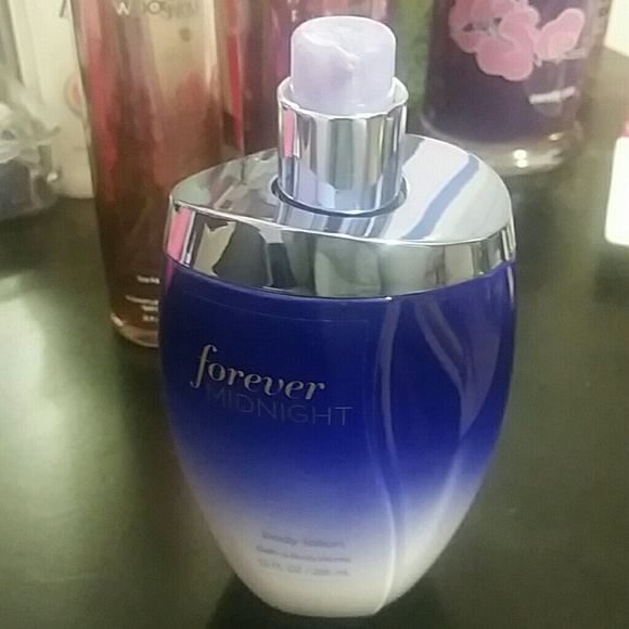 Forever Midnight body lotion