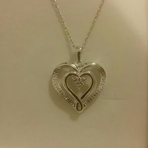 Gorgeous heart necklace