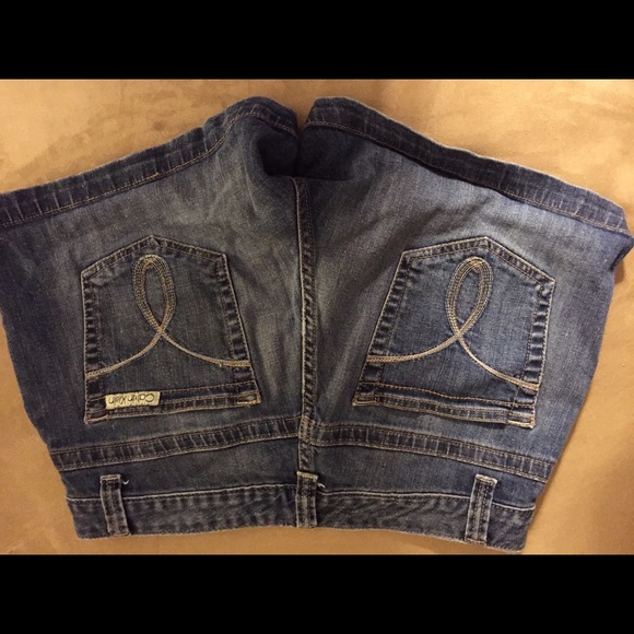 Calvin Klein Jean shorts - Picture 2 of 2