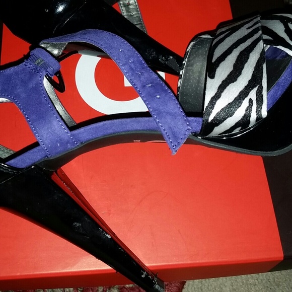 Shoes - Picture 2 of 3