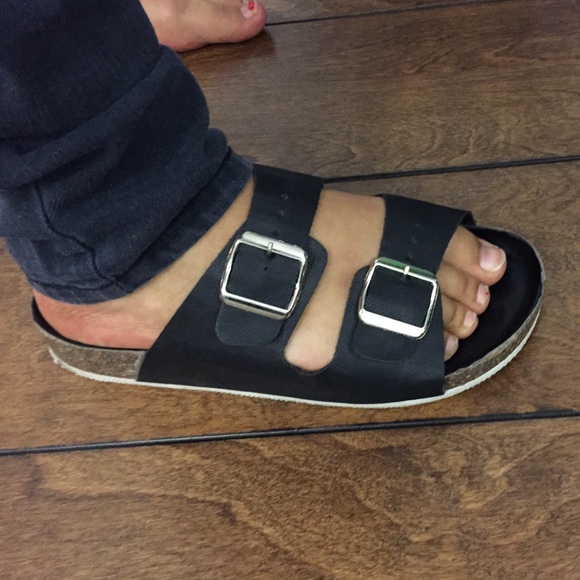 🕸SOLD ON FASHIONSTASHBirkenstock Inspired sandals - Picture 4 of 4