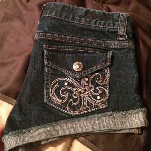 Stone detail shorts