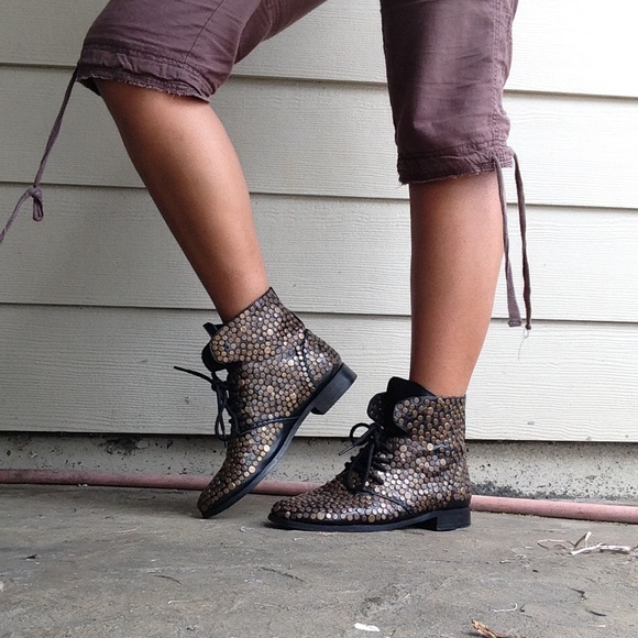 SOLD - Picture 3 of 4