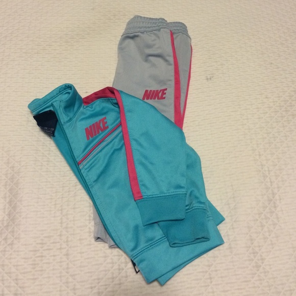 Girls Nike track suit 12 months